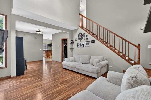 1160 S Heritage Drive, Diamond, IL 60416