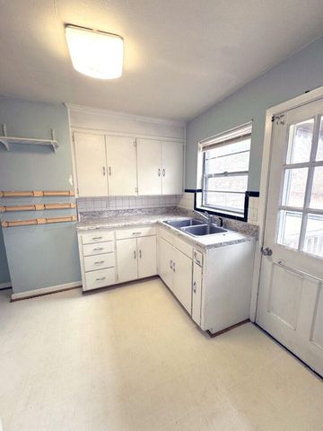 1811 Windsor AVE, Roanoke, VA 24015