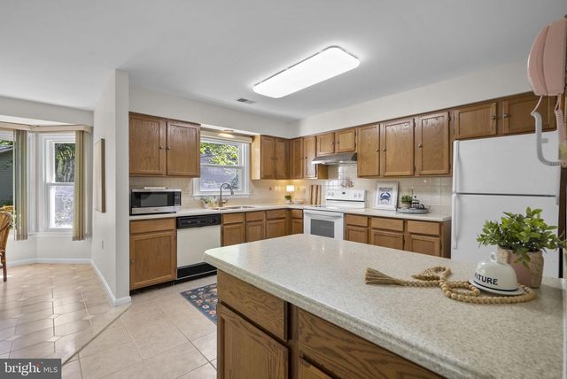 953 MASTLINE DR, Annapolis, MD 21401