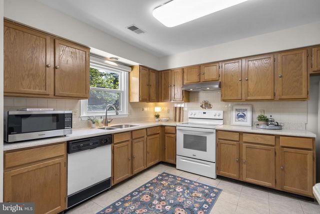 953 MASTLINE DR, Annapolis, MD 21401