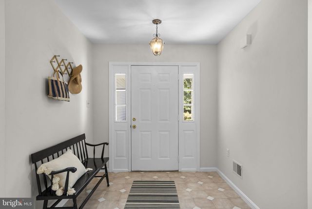 953 MASTLINE DR, Annapolis, MD 21401