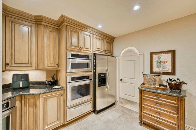 1100 Lakewood Drive, Monett, MO 65708