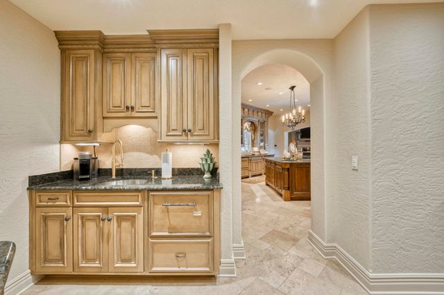 1100 Lakewood Drive, Monett, MO 65708