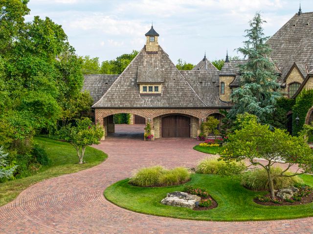 1100 Lakewood Drive, Monett, MO 65708