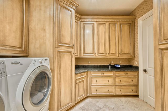 1100 Lakewood Drive, Monett, MO 65708