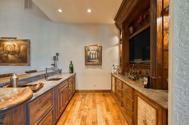 1100 Lakewood Drive, Monett, MO 65708