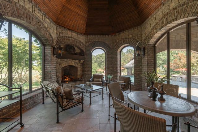 1100 Lakewood Drive, Monett, MO 65708