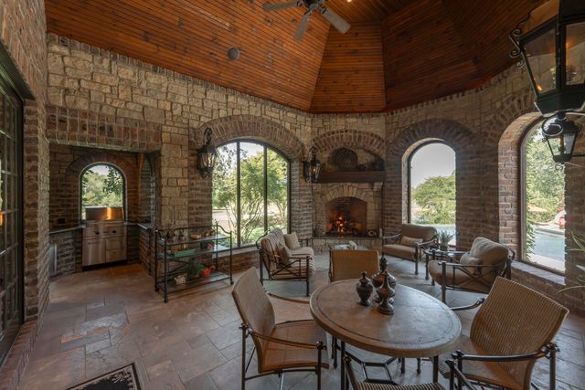 1100 Lakewood Drive, Monett, MO 65708