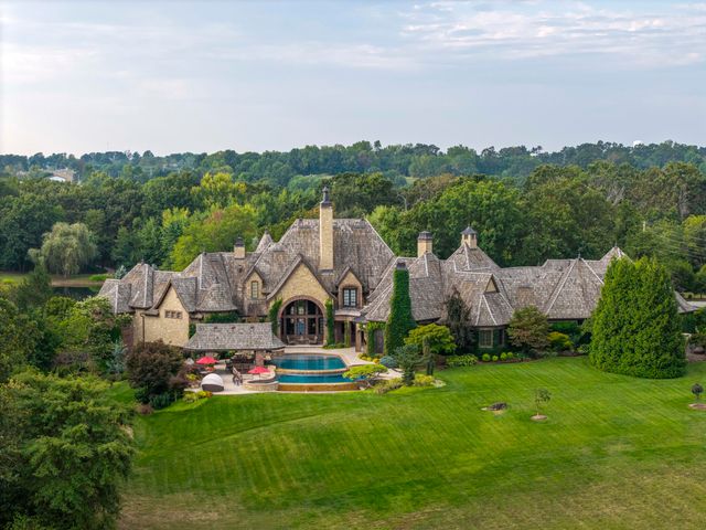 1100 Lakewood Drive, Monett, MO 65708