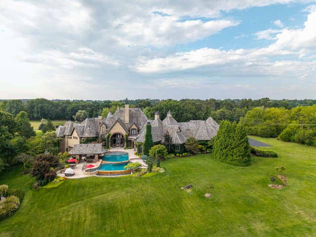 1100 Lakewood Drive, Monett, MO 65708