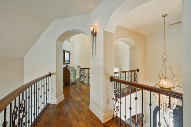 1100 Lakewood Drive, Monett, MO 65708