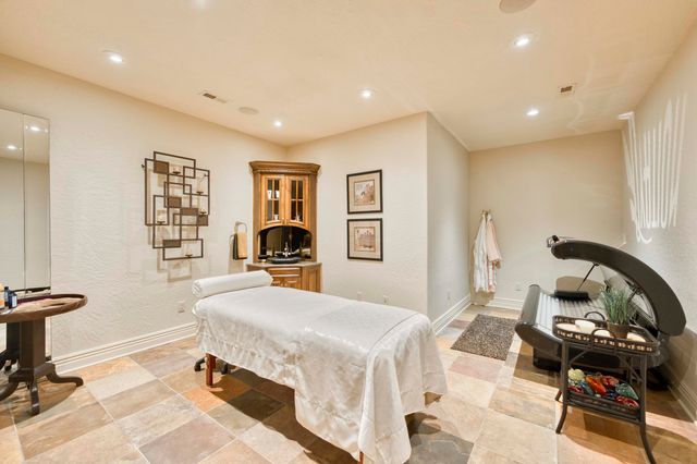 1100 Lakewood Drive, Monett, MO 65708