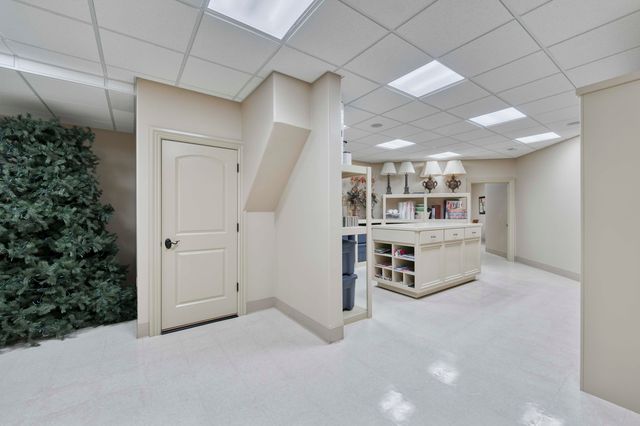 1100 Lakewood Drive, Monett, MO 65708