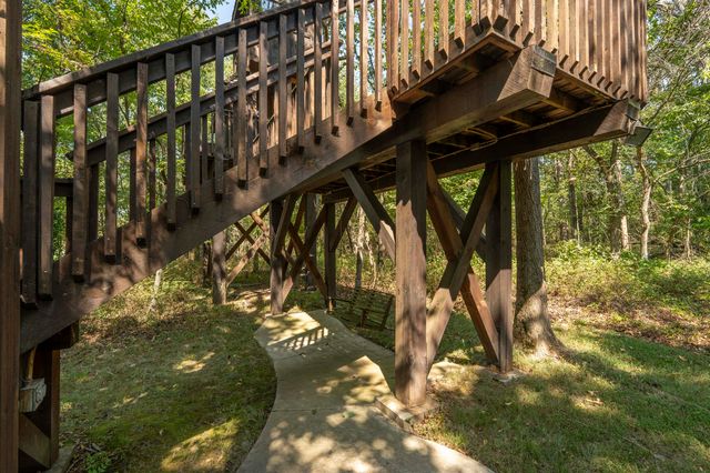 1100 Lakewood Drive, Monett, MO 65708