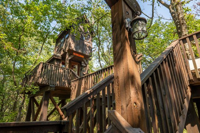 1100 Lakewood Drive, Monett, MO 65708