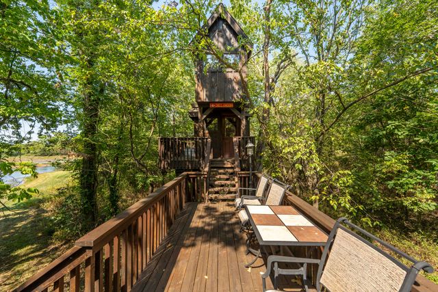 1100 Lakewood Drive, Monett, MO 65708