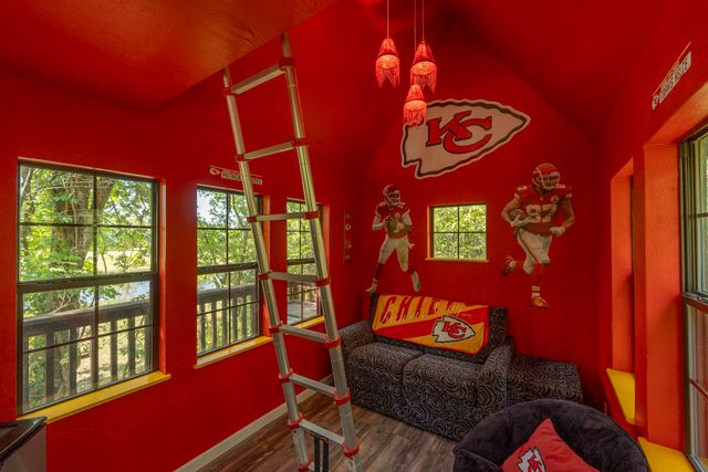 1100 Lakewood Drive, Monett, MO 65708