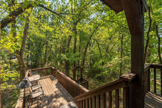 1100 Lakewood Drive, Monett, MO 65708