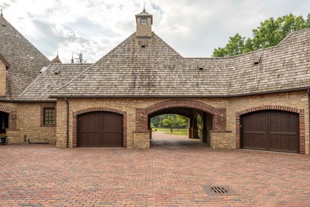 1100 Lakewood Drive, Monett, MO 65708