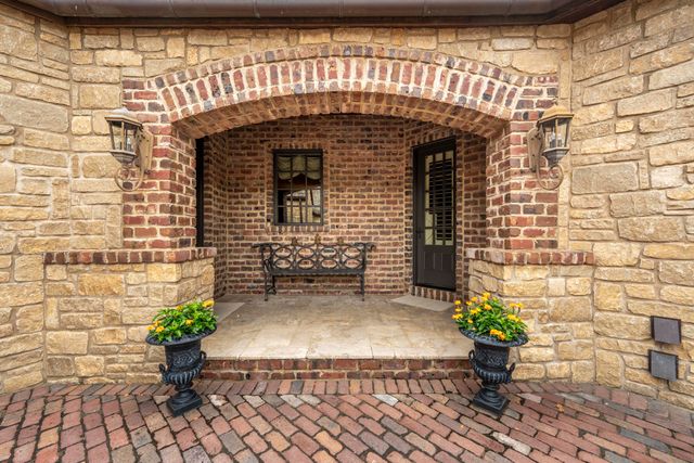 1100 Lakewood Drive, Monett, MO 65708