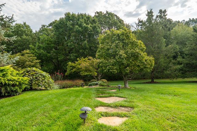 1100 Lakewood Drive, Monett, MO 65708