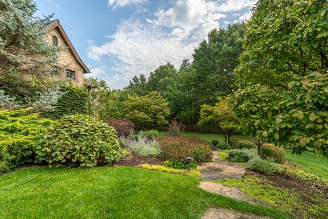 1100 Lakewood Drive, Monett, MO 65708