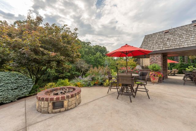 1100 Lakewood Drive, Monett, MO 65708