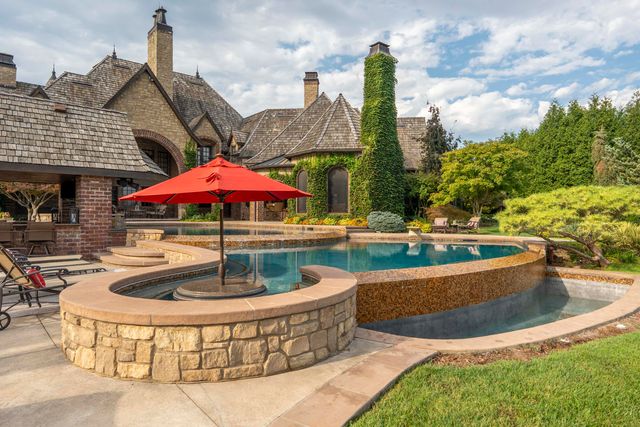 1100 Lakewood Drive, Monett, MO 65708