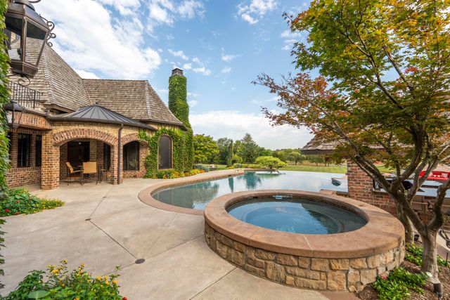 1100 Lakewood Drive, Monett, MO 65708