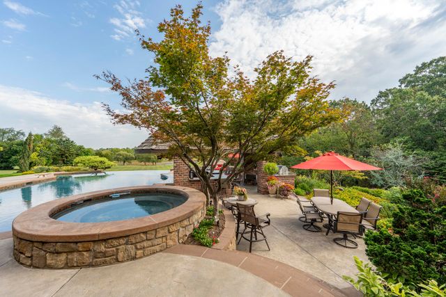 1100 Lakewood Drive, Monett, MO 65708