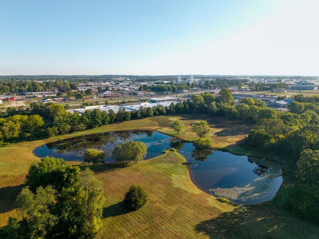 1100 Lakewood Drive, Monett, MO 65708