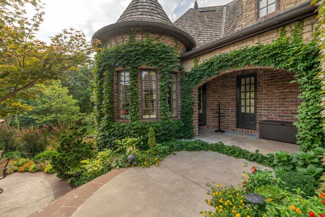 1100 Lakewood Drive, Monett, MO 65708