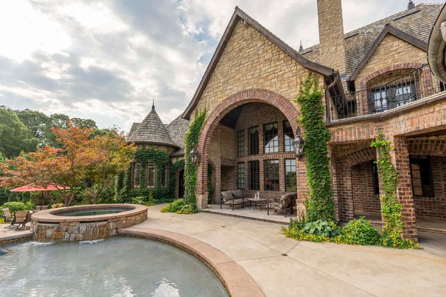 1100 Lakewood Drive, Monett, MO 65708