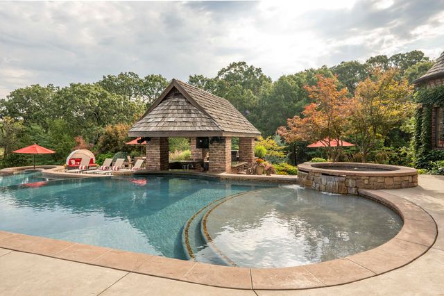 1100 Lakewood Drive, Monett, MO 65708