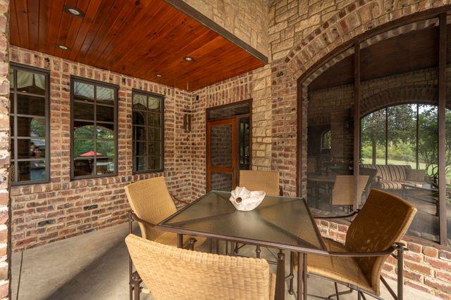 1100 Lakewood Drive, Monett, MO 65708