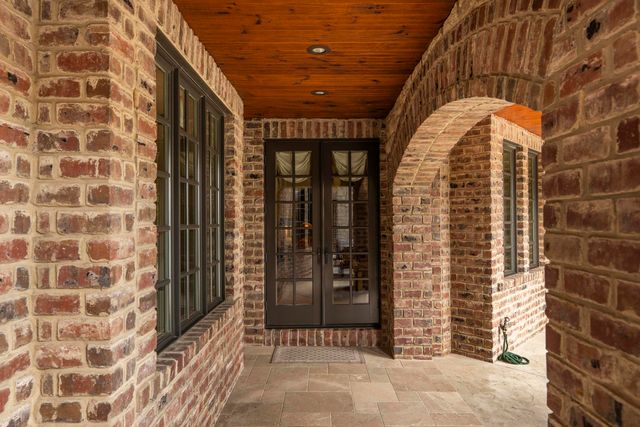 1100 Lakewood Drive, Monett, MO 65708