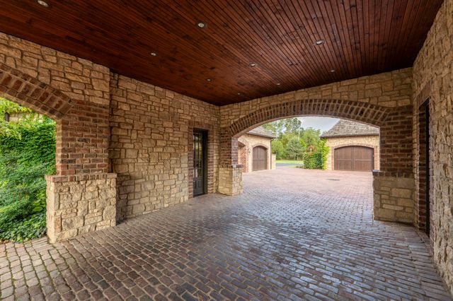 1100 Lakewood Drive, Monett, MO 65708