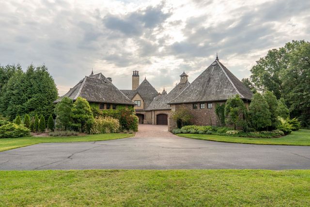 1100 Lakewood Drive, Monett, MO 65708