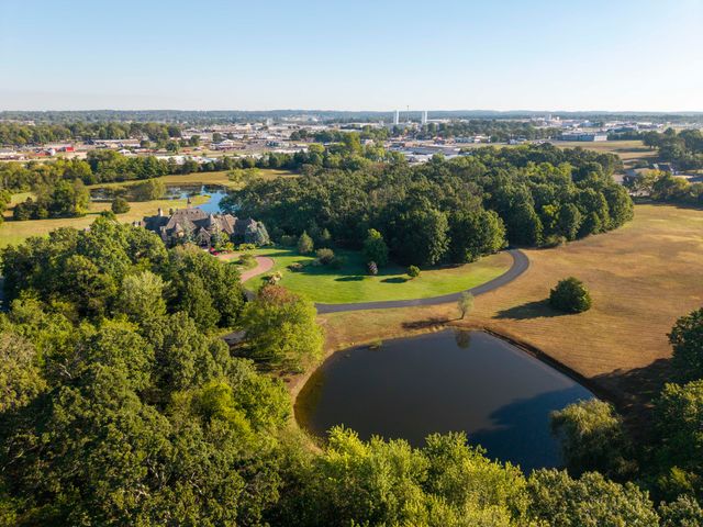 1100 Lakewood Drive, Monett, MO 65708