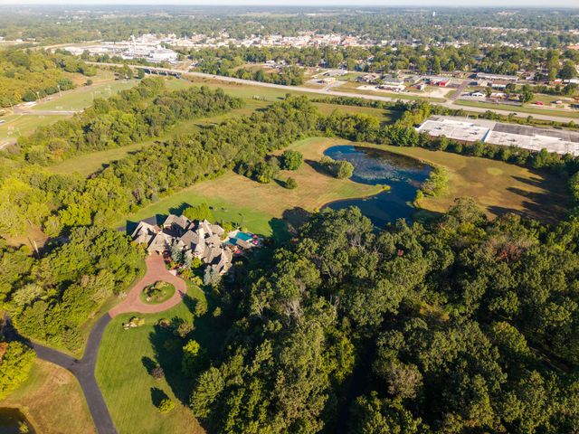 1100 Lakewood Drive, Monett, MO 65708