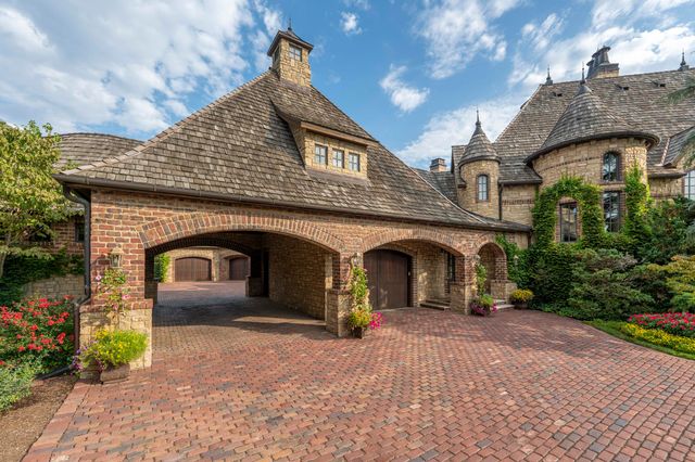 1100 Lakewood Drive, Monett, MO 65708