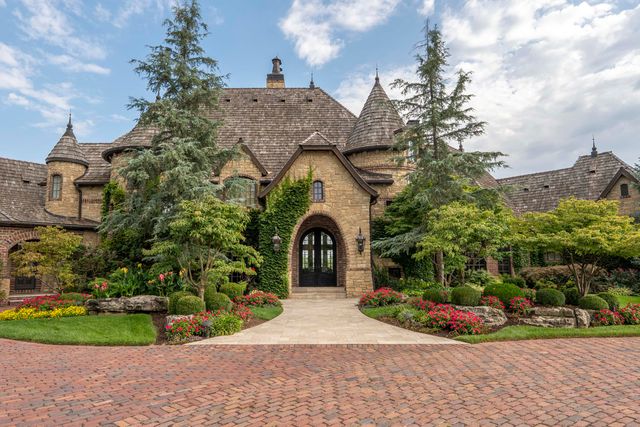 1100 Lakewood Drive, Monett, MO 65708