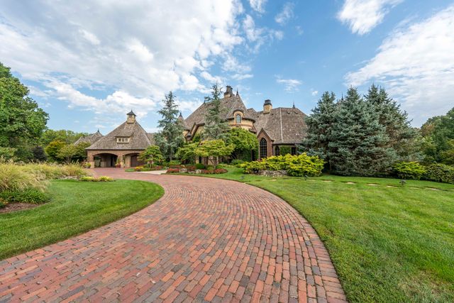 1100 Lakewood Drive, Monett, MO 65708