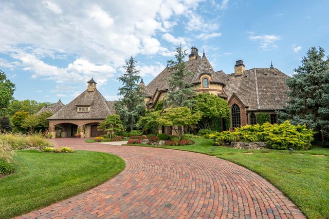 1100 Lakewood Drive, Monett, MO 65708