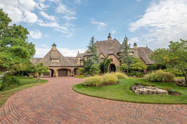 1100 Lakewood Drive, Monett, MO 65708