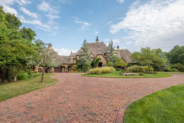 1100 Lakewood Drive, Monett, MO 65708