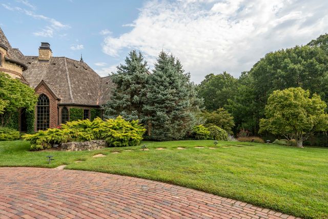 1100 Lakewood Drive, Monett, MO 65708