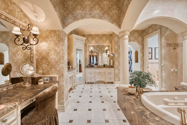 1100 Lakewood Drive, Monett, MO 65708