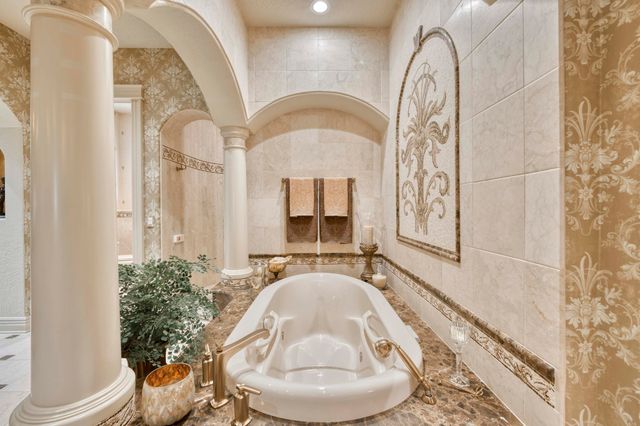 1100 Lakewood Drive, Monett, MO 65708