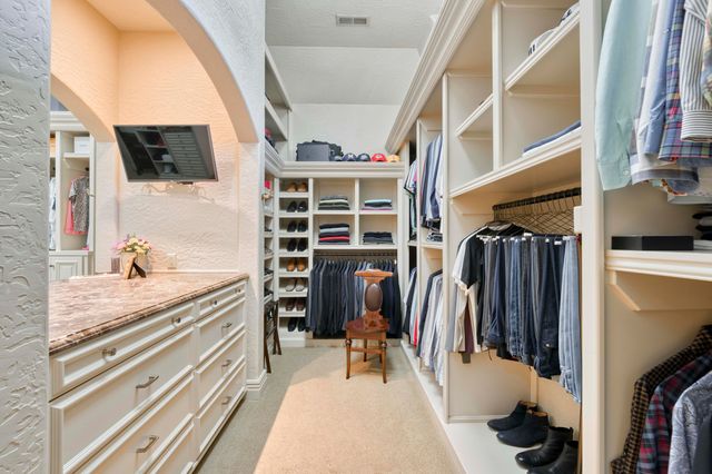 1100 Lakewood Drive, Monett, MO 65708